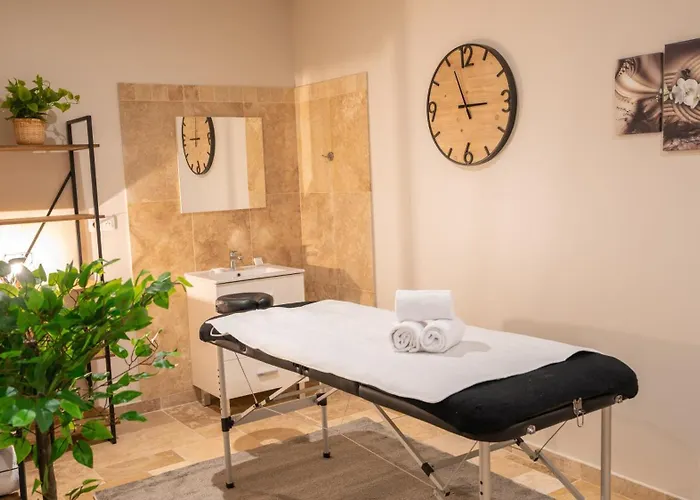 Hotel Le Perigord 4*